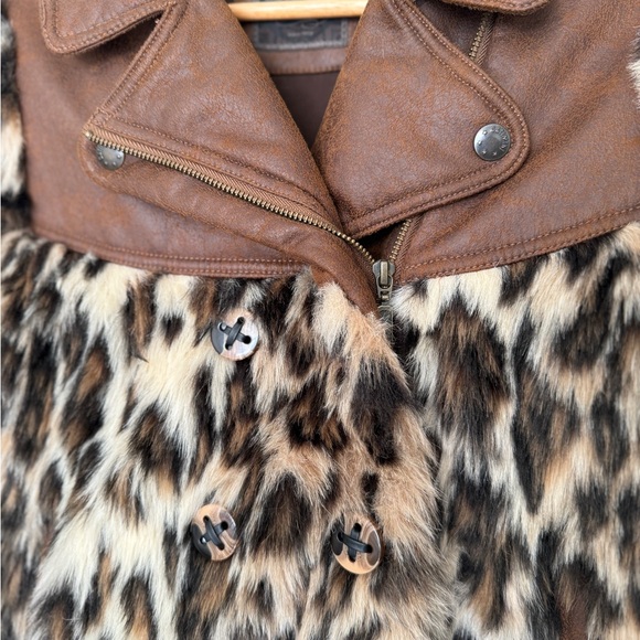 Catimini Leopard Print Teddy Jacket with Brown Details - Picture 5 of 10